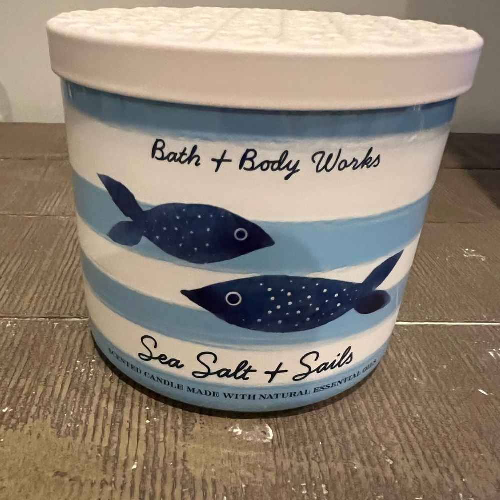 Sea Salt & Sails Scented Candle from Bath & Body Works 14.5oz
